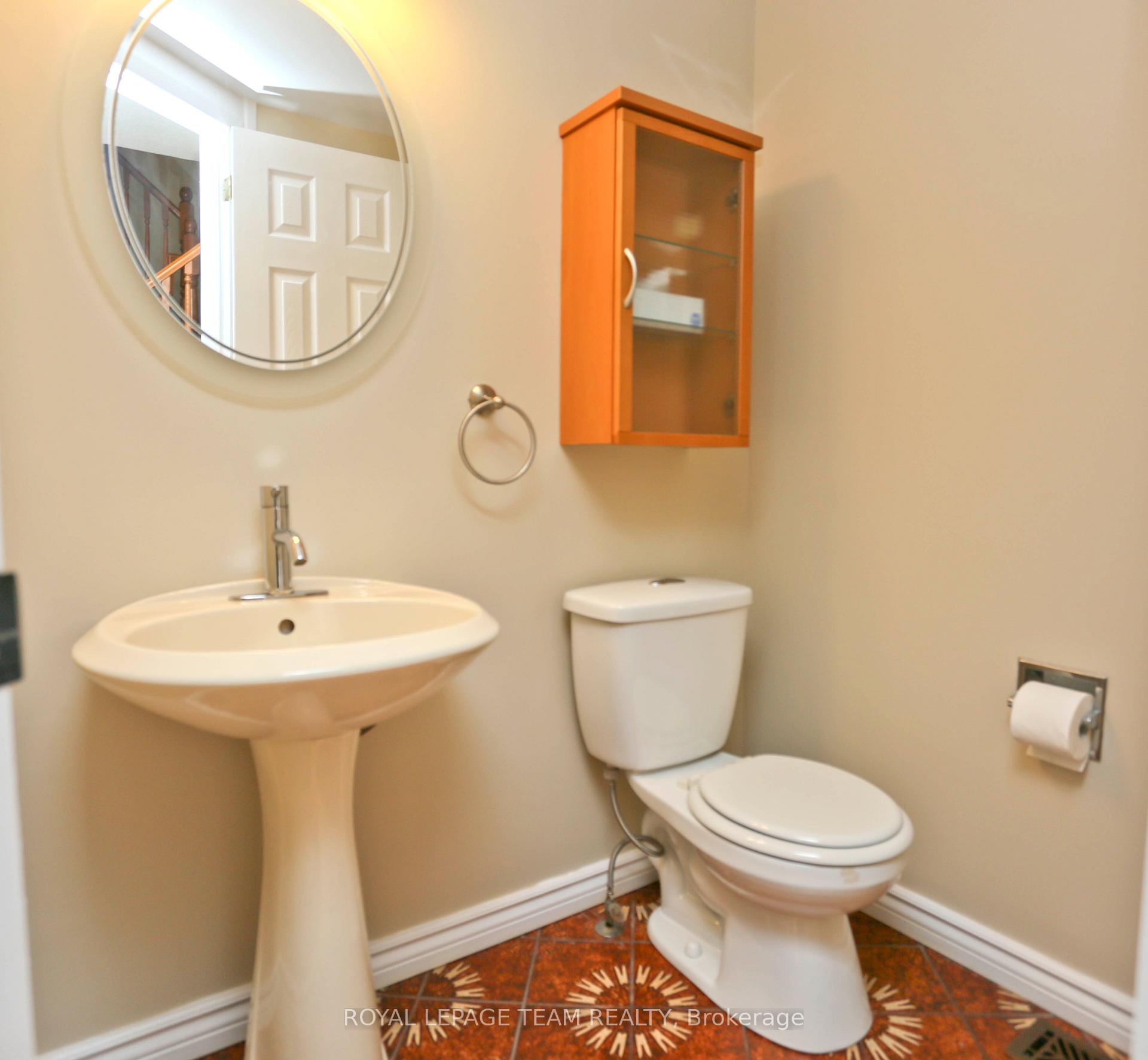 Photo 13 of Unit 8, 15 Forestlane Private, Ottawa, Overbrook/Castle Heights — HOMEH