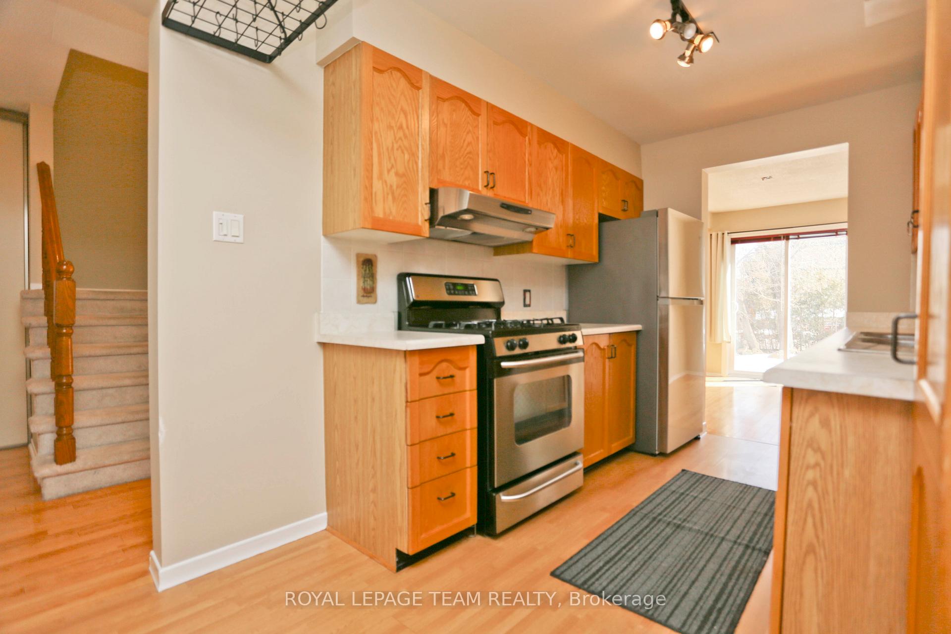 Photo 26 of Unit 8, 15 Forestlane Private, Ottawa, Overbrook/Castle Heights — HOMEH