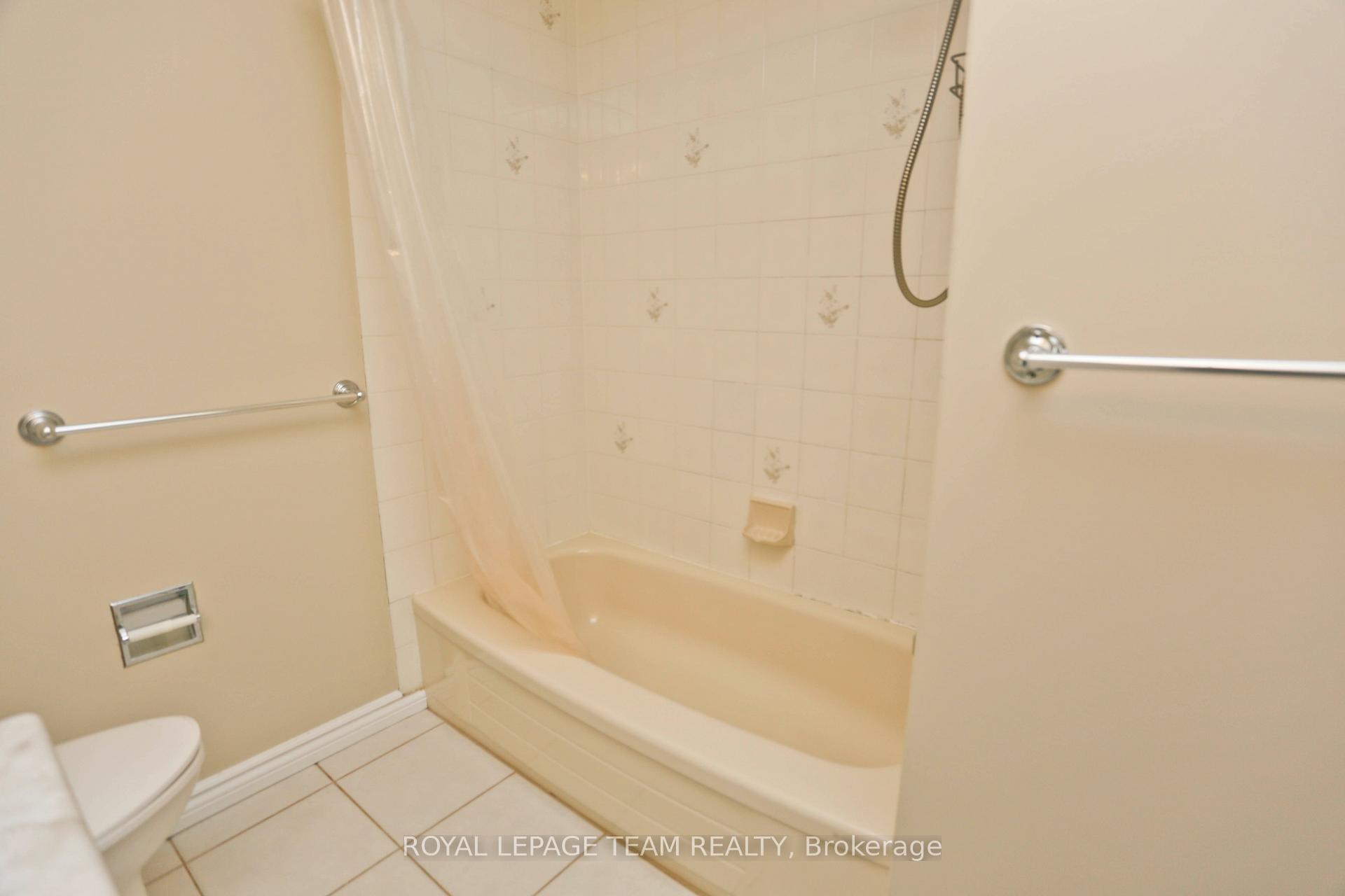 Photo 40 of Unit 8, 15 Forestlane Private, Ottawa, Overbrook/Castle Heights — HOMEH