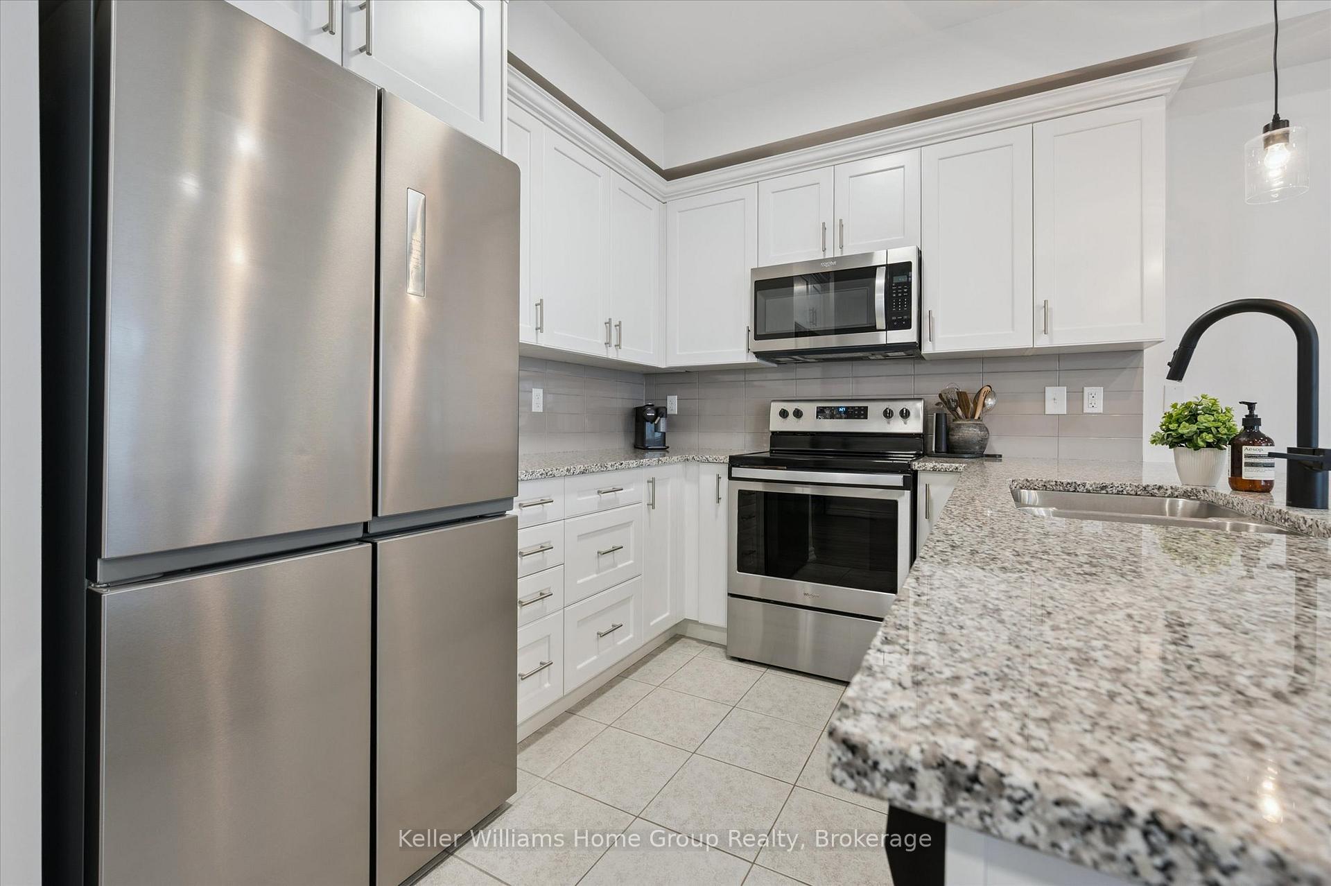 Photo 14 of Unit 17, 88 DeCorso Drive, Guelph, Kortright East — HOMEH