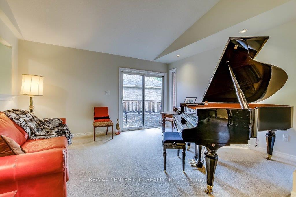 Photo 10 of 26 Symphony Court, Central Elgin, Lynhurst — HOMEH