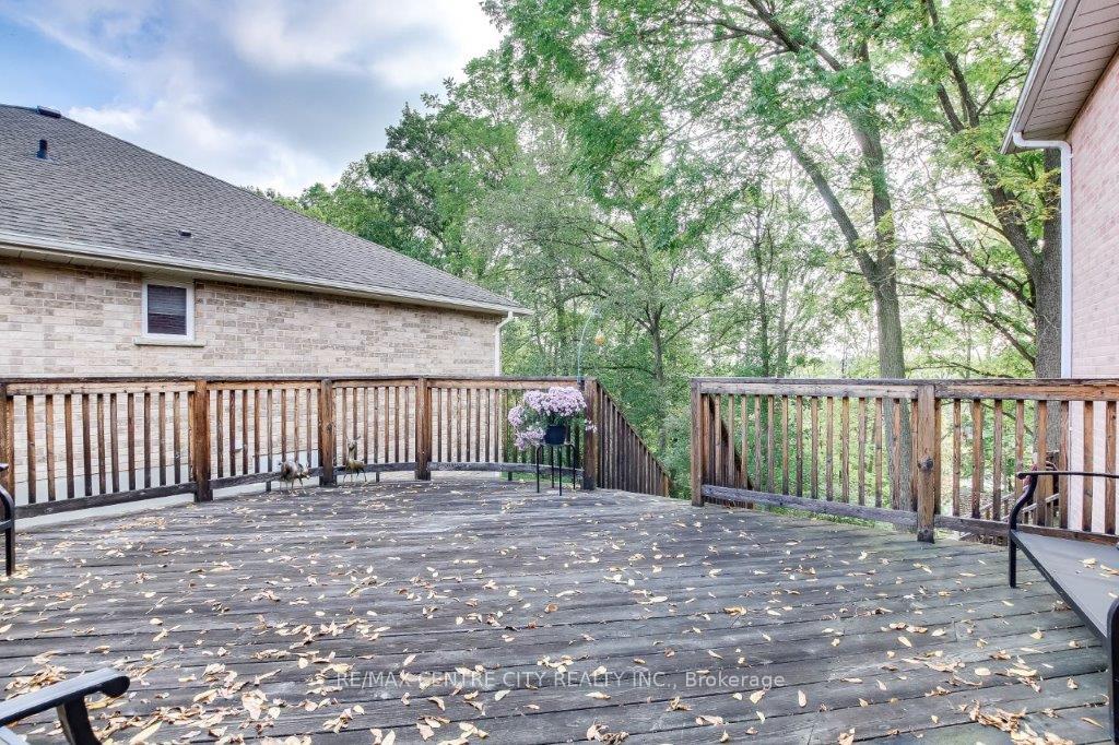 Photo 12 of 26 Symphony Court, Central Elgin, Lynhurst — HOMEH
