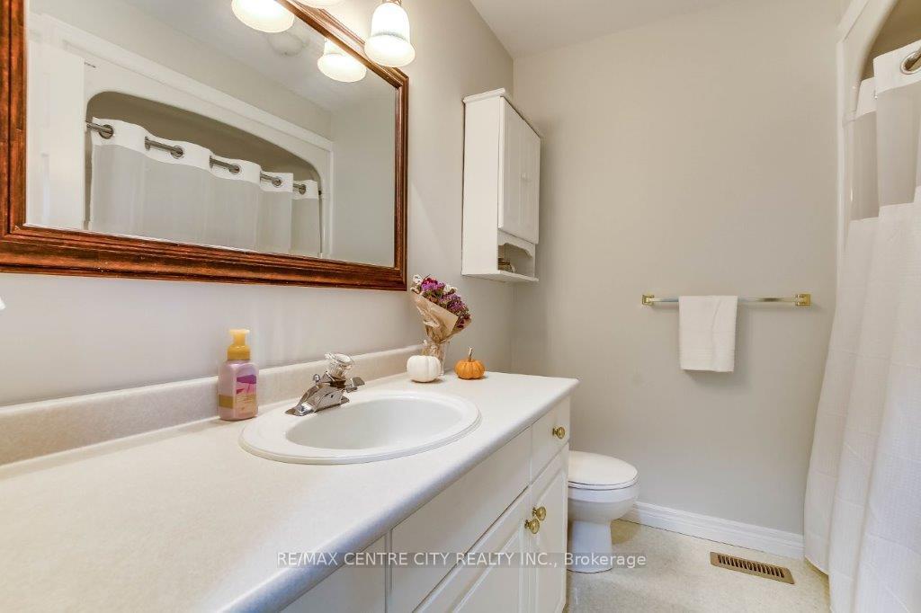 Photo 17 of 26 Symphony Court, Central Elgin, Lynhurst — HOMEH