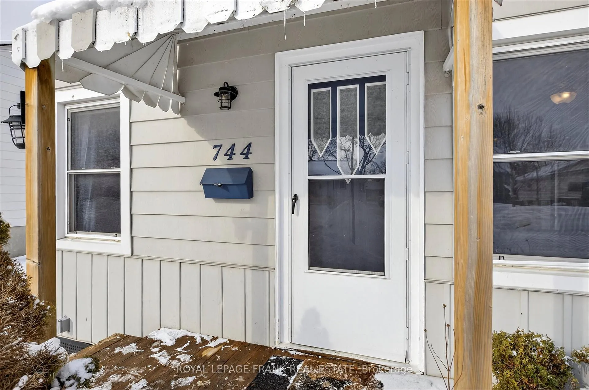 Photo 3 of 744 Brown Street, Peterborough, Otonabee Ward 1 — HOMEH