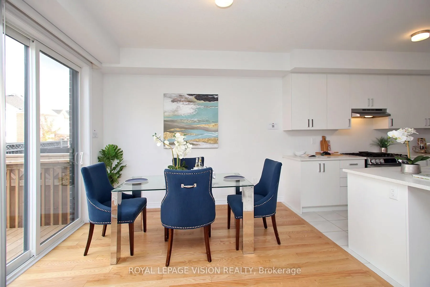 Photo 16 of 21 Sorbara Way, Whitby, Brooklin — HOMEH