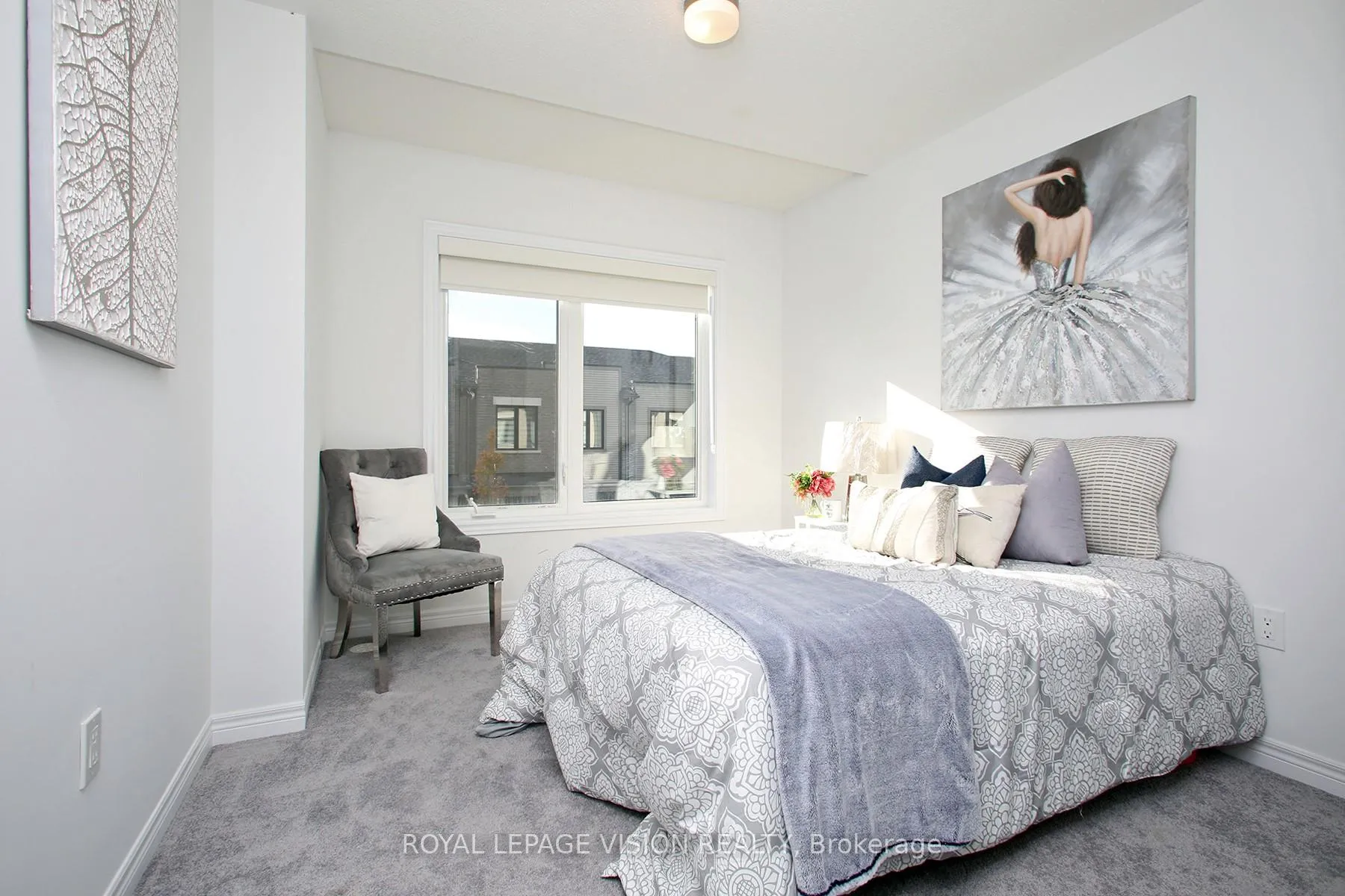 Photo 18 of 21 Sorbara Way, Whitby, Brooklin — HOMEH