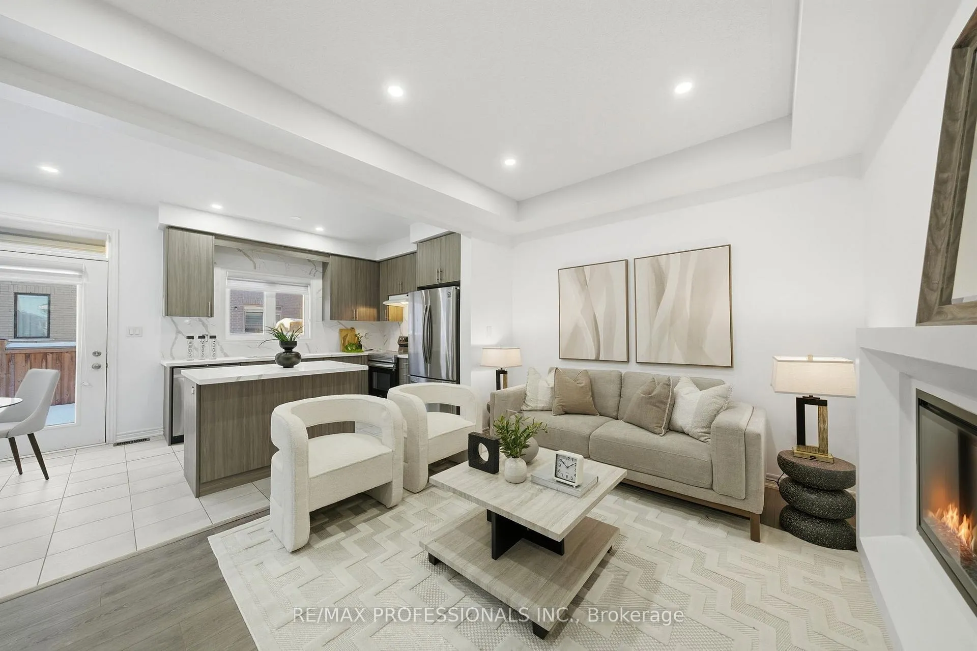 Photo 5 of 7 Westfield Crescent, Hamilton, Waterdown — HOMEH
