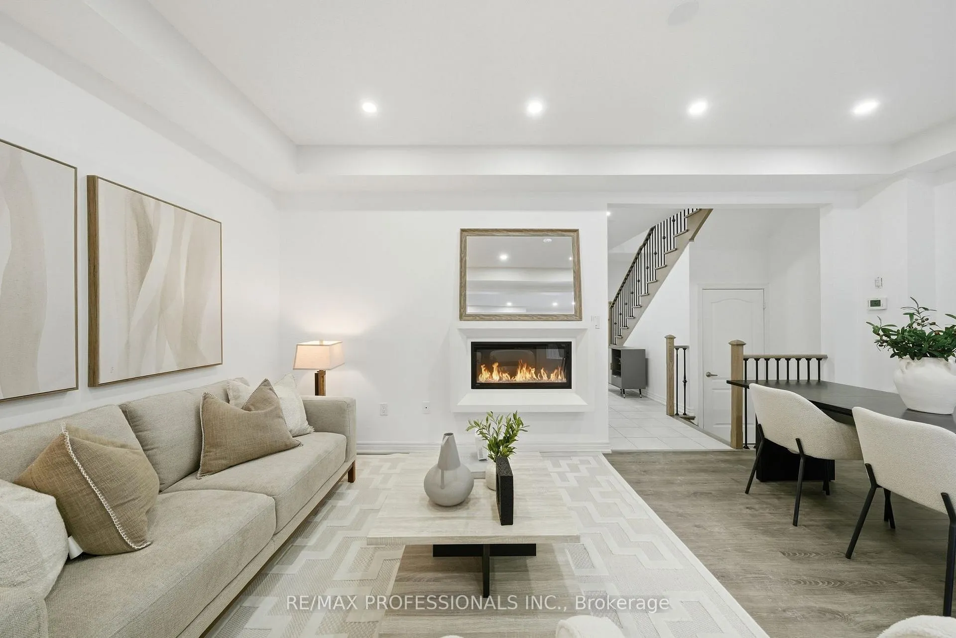 Photo 9 of 7 Westfield Crescent, Hamilton, Waterdown — HOMEH