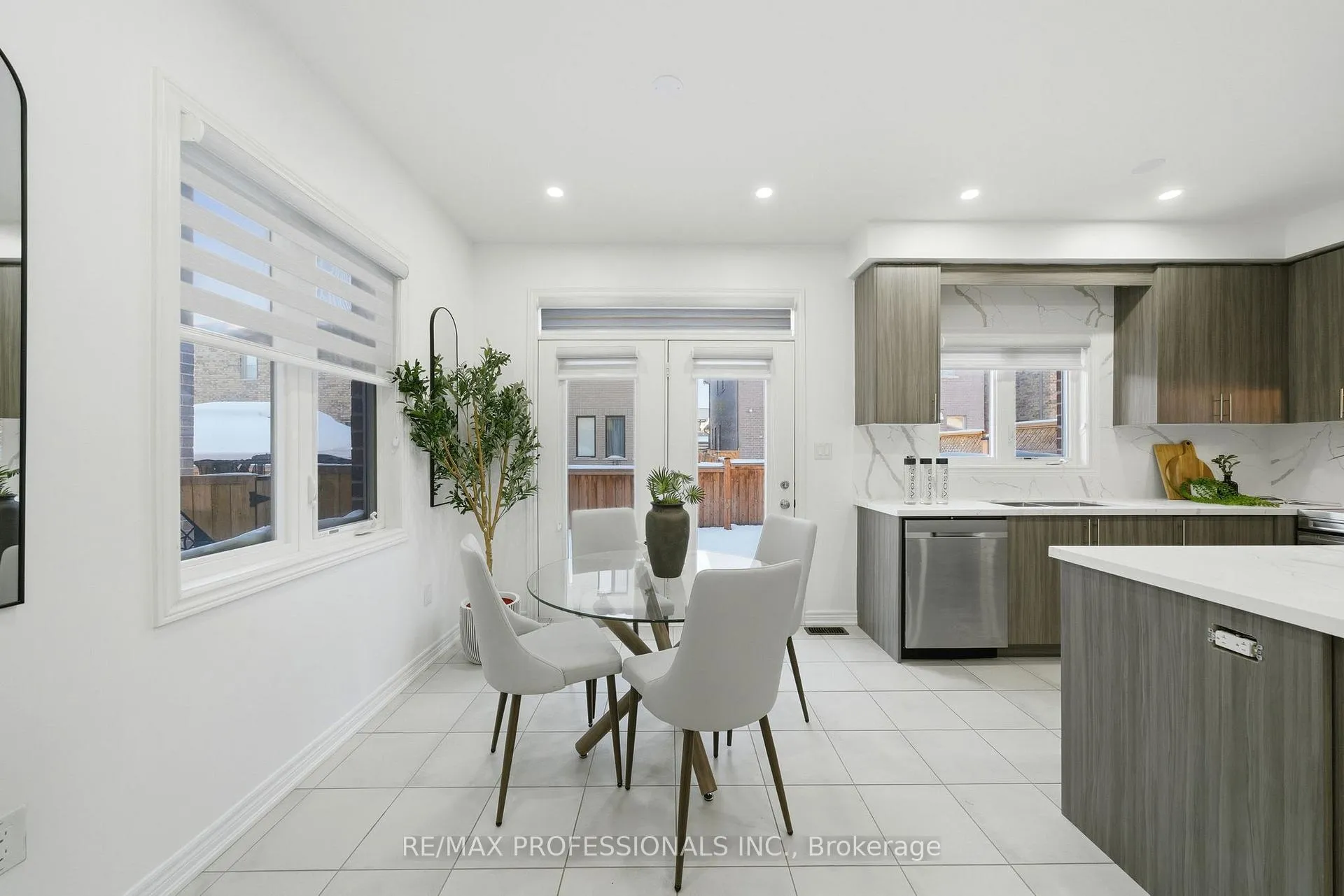 Photo 10 of 7 Westfield Crescent, Hamilton, Waterdown — HOMEH
