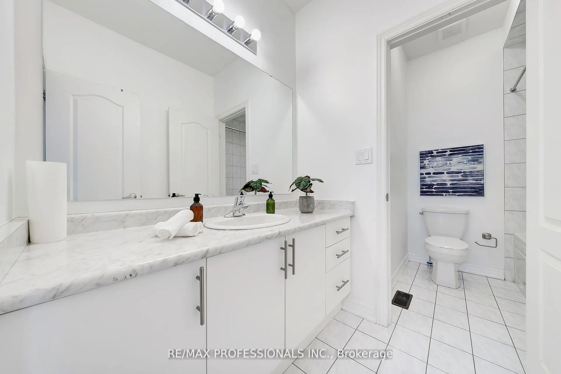 Photo 17 of 7 Westfield Crescent, Hamilton, Waterdown — HOMEH
