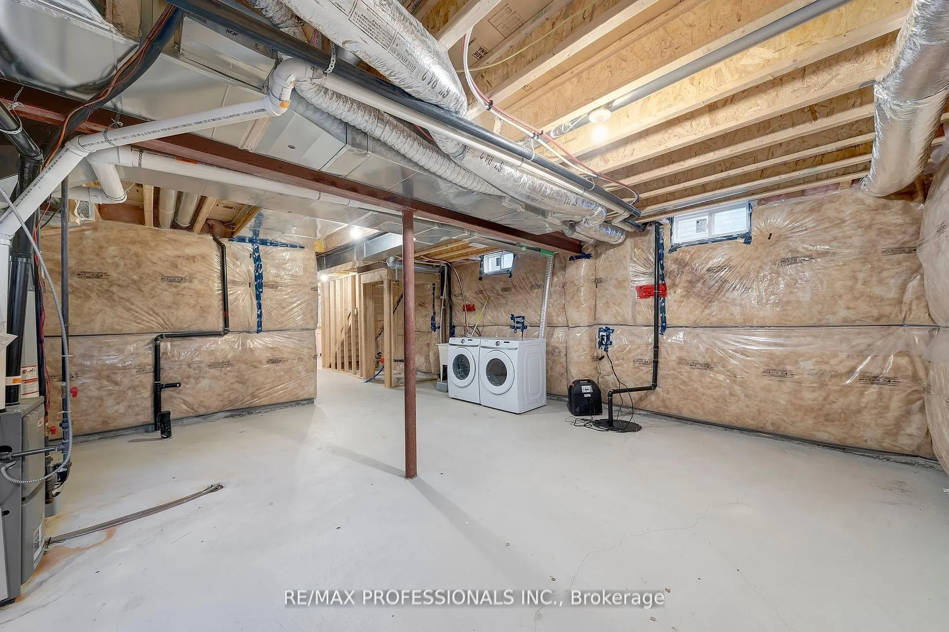 Photo 22 of 7 Westfield Crescent, Hamilton, Waterdown — HOMEH