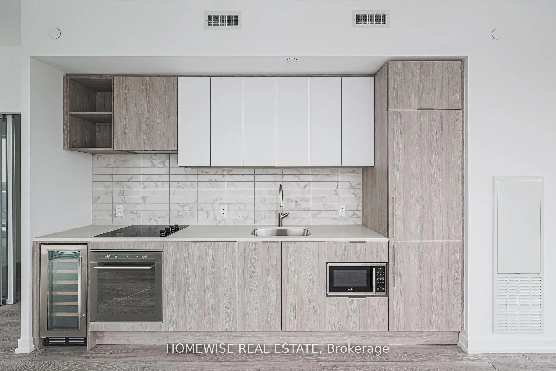 Photo 5 of Unit 709, 2020 Bathurst Street, Toronto, Humewood-Cedarvale — HOMEH