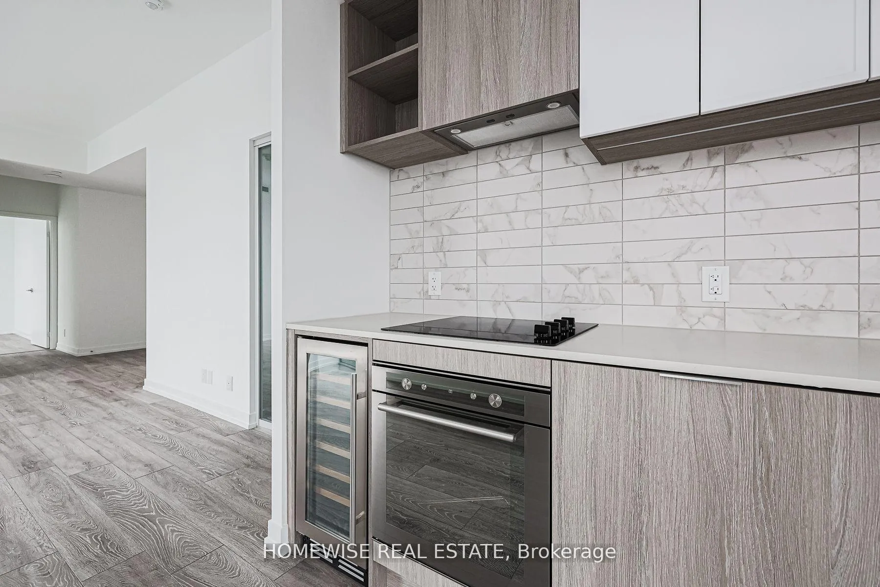 Photo 6 of Unit 709, 2020 Bathurst Street, Toronto, Humewood-Cedarvale — HOMEH