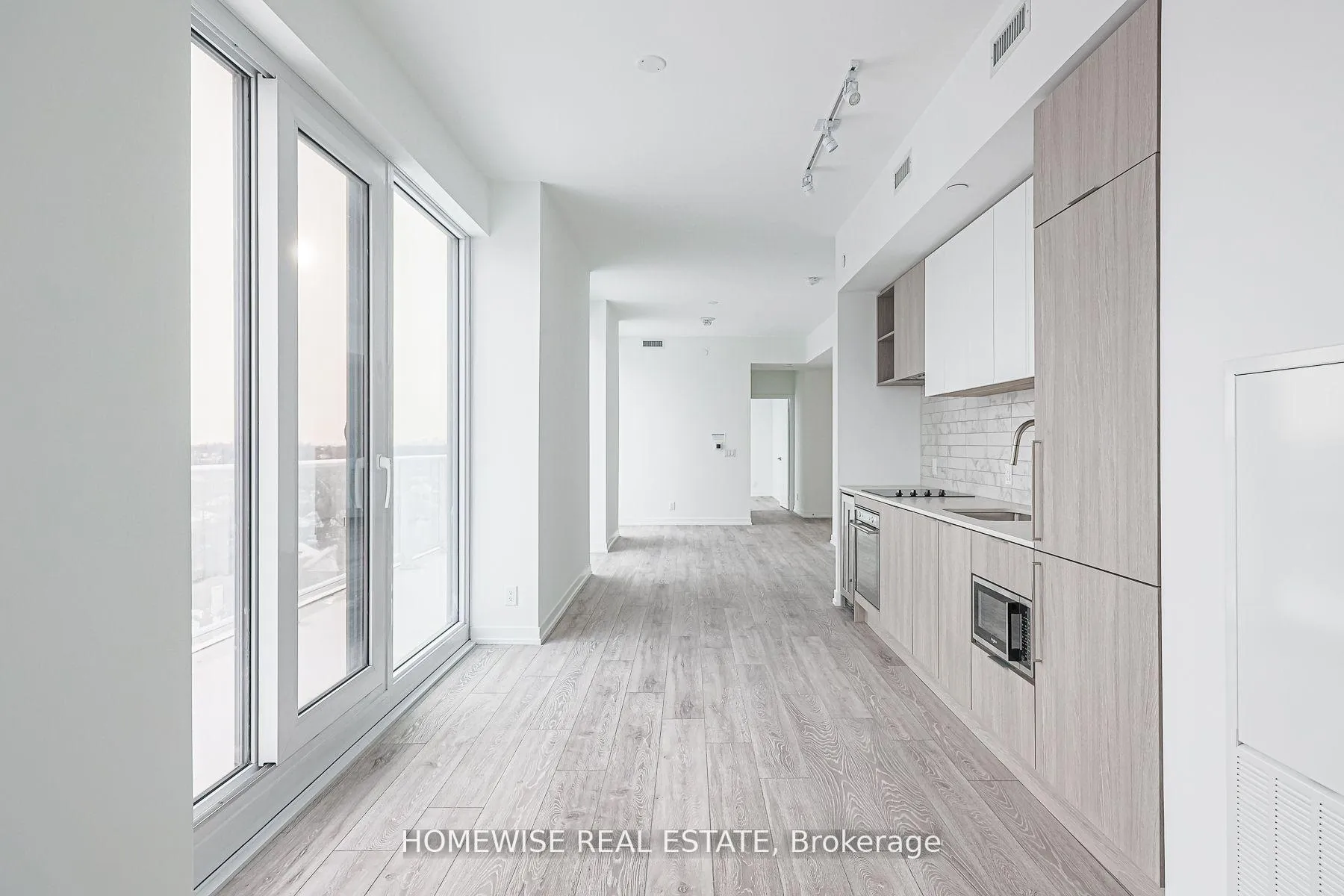 Photo 8 of Unit 709, 2020 Bathurst Street, Toronto, Humewood-Cedarvale — HOMEH
