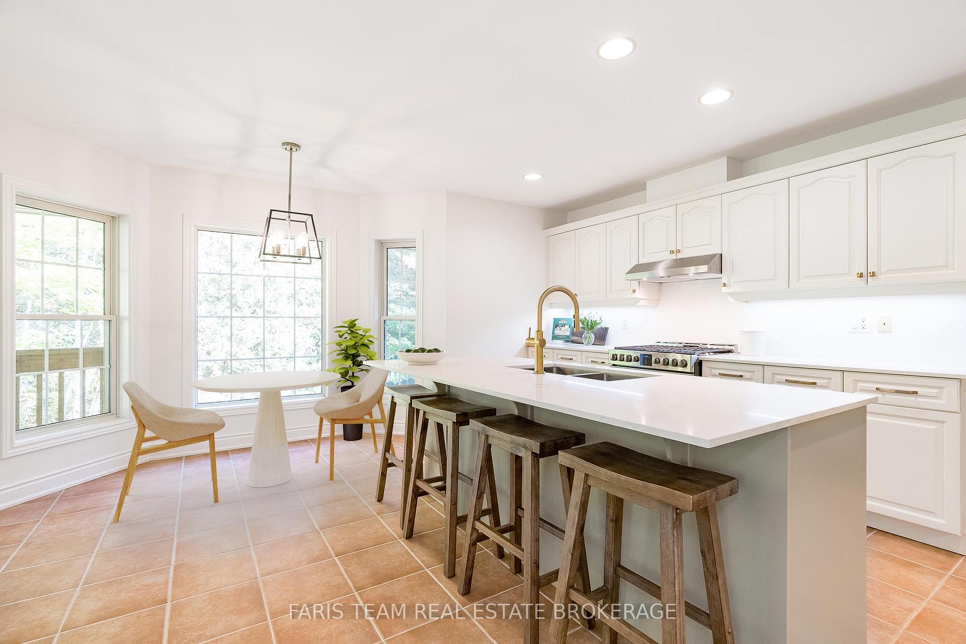 Photo 5 of 7 Glenhuron Drive, Springwater, Midhurst — HOMEH
