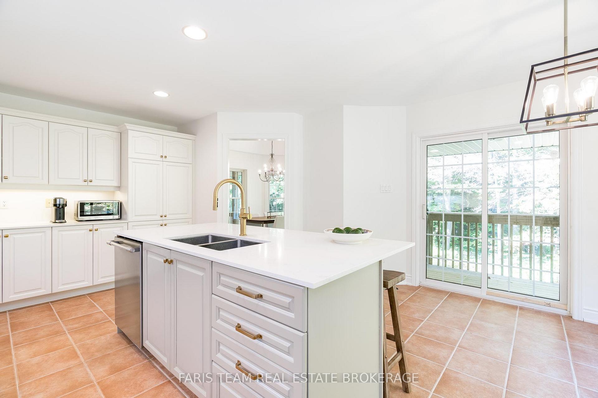 Photo 7 of 7 Glenhuron Drive, Springwater, Midhurst — HOMEH