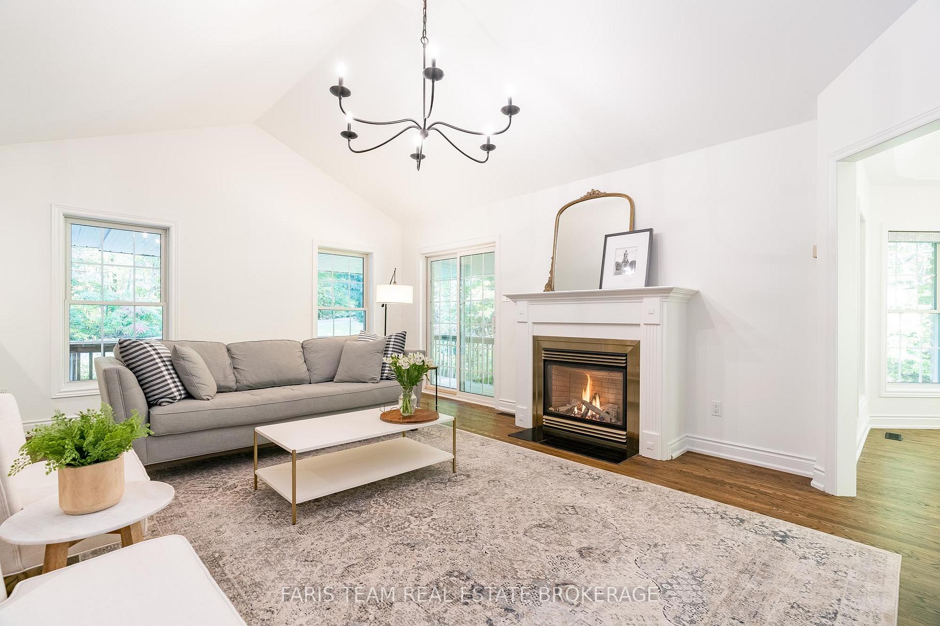 Photo 11 of 7 Glenhuron Drive, Springwater, Midhurst — HOMEH