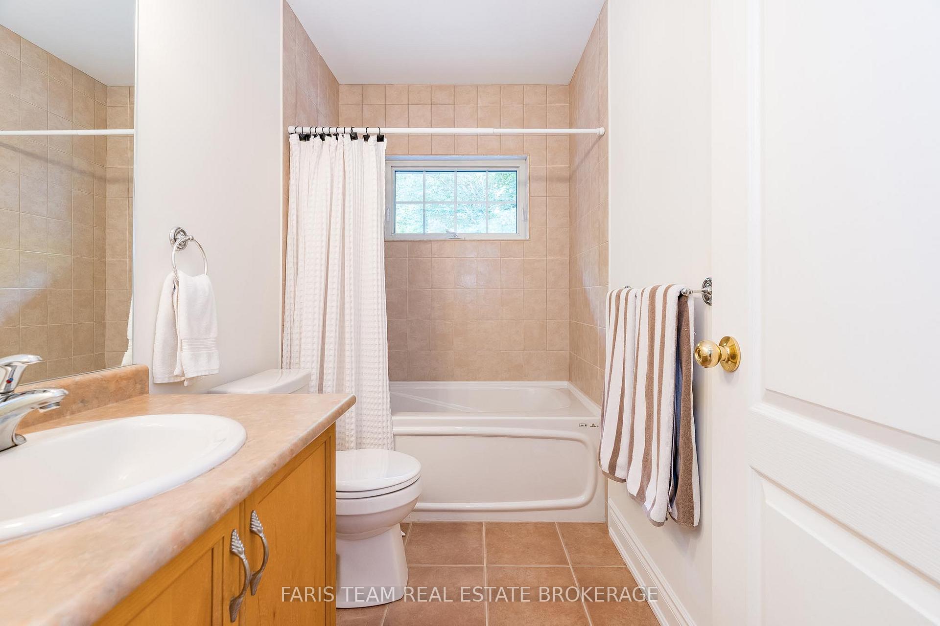 Photo 18 of 7 Glenhuron Drive, Springwater, Midhurst — HOMEH