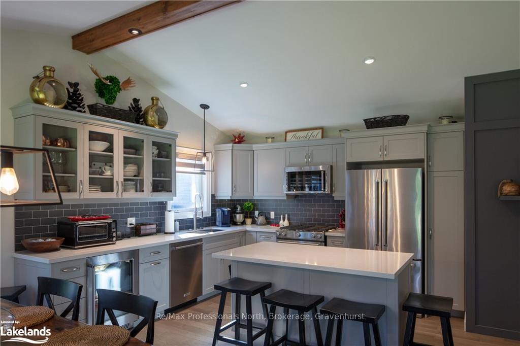 Photo 8 of 1043 Fleming Drive W, Gravenhurst, Morrison — HOMEH