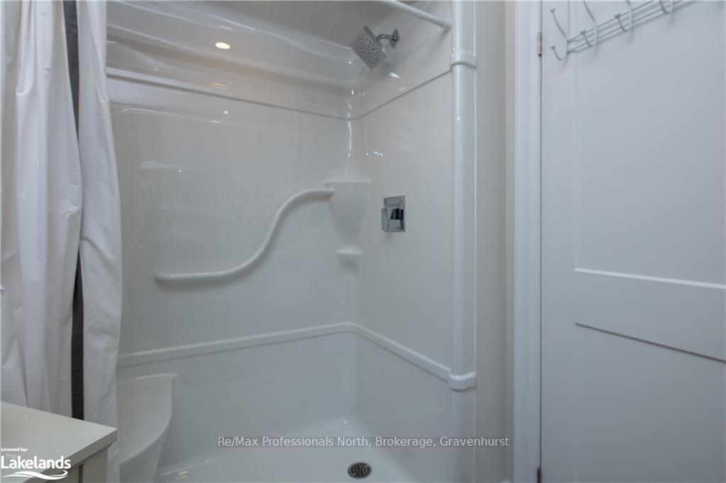 Photo 17 of 1043 Fleming Drive W, Gravenhurst, Morrison — HOMEH