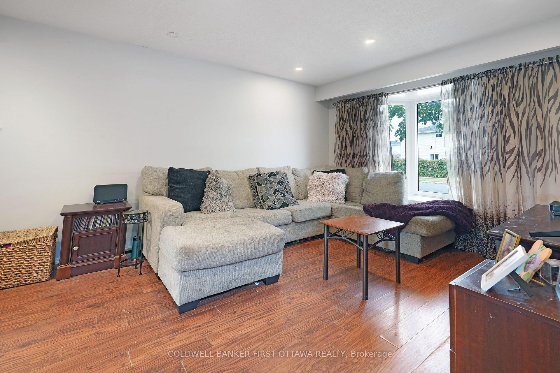 Photo 7 of 46A Medhurst Drive, Ottawa, Tanglewood — HOMEH