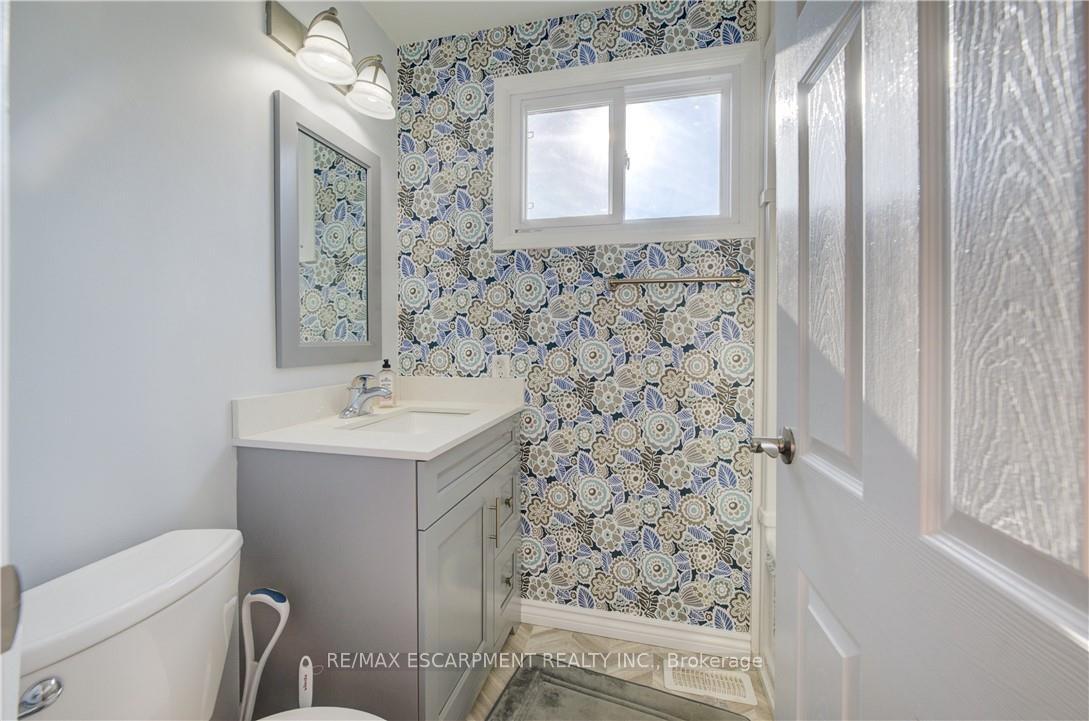 Photo 14 of 7 Fuller Court, Hamilton, Stoney Creek Mountain — HOMEH