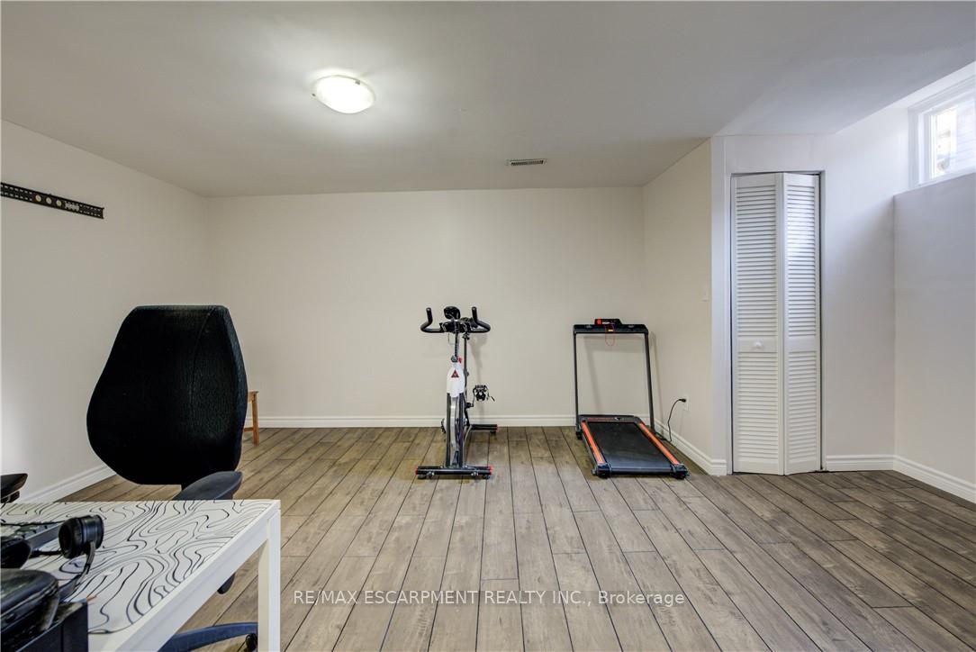 Photo 17 of 7 Fuller Court, Hamilton, Stoney Creek Mountain — HOMEH