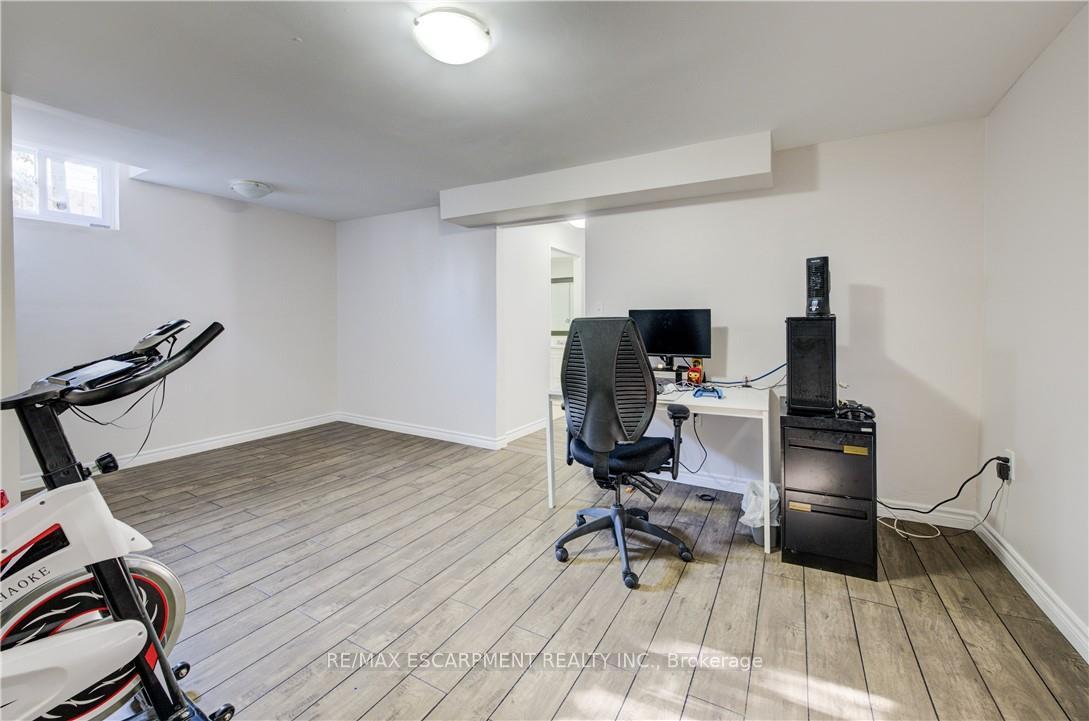Photo 18 of 7 Fuller Court, Hamilton, Stoney Creek Mountain — HOMEH