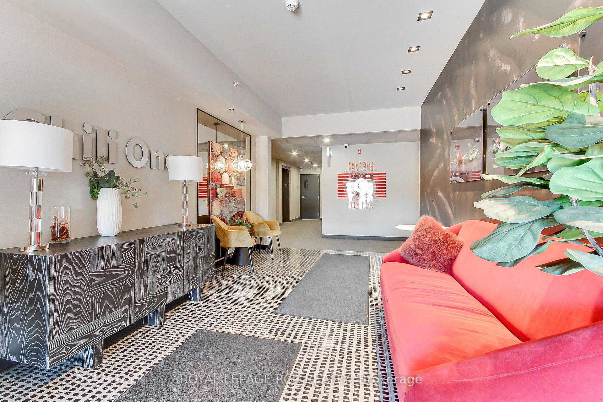Photo 6 of Unit 412, 10 Culinary Lane, Barrie, Rural Barrie Southeast — HOMEH