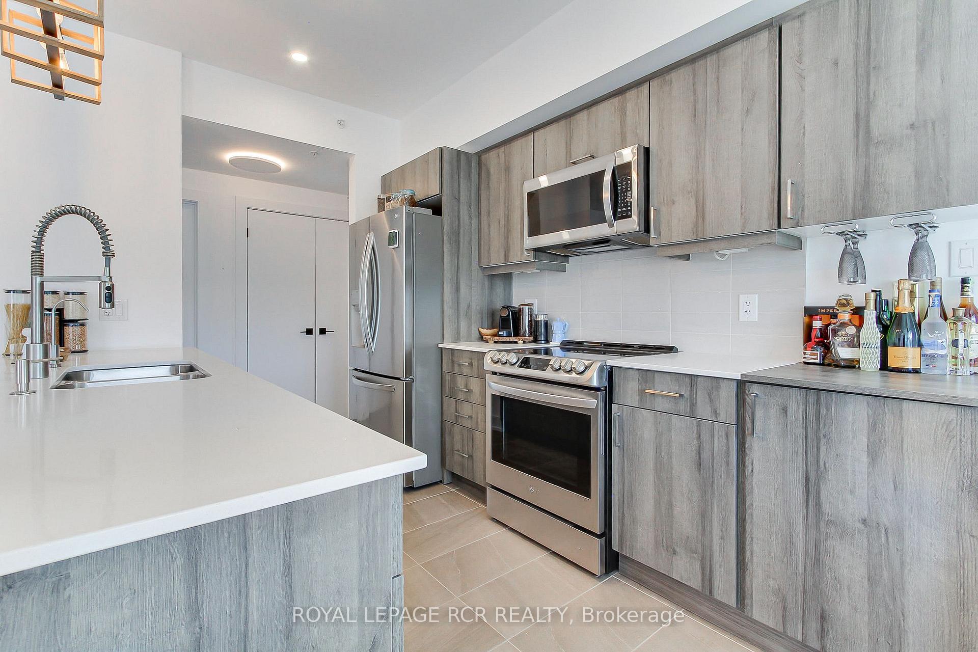 Photo 17 of Unit 412, 10 Culinary Lane, Barrie, Rural Barrie Southeast — HOMEH