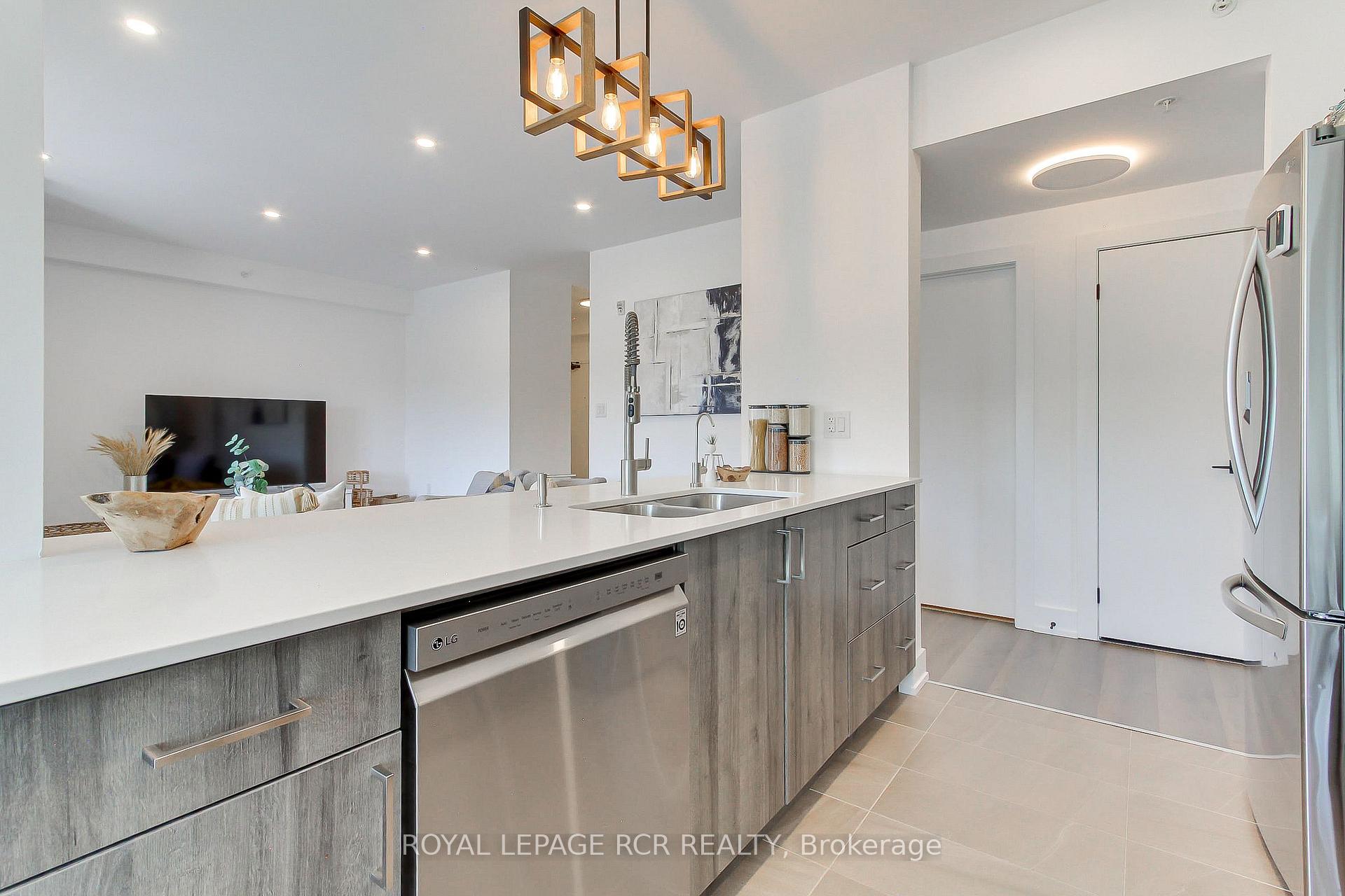 Photo 19 of Unit 412, 10 Culinary Lane, Barrie, Rural Barrie Southeast — HOMEH