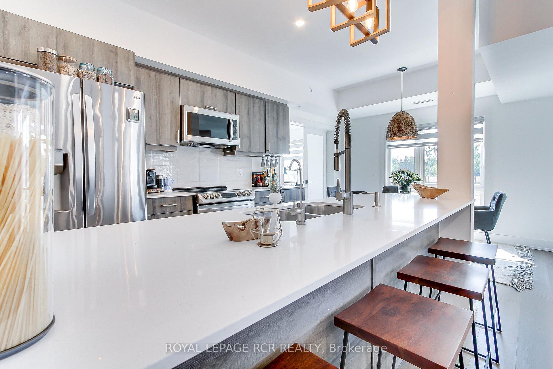 Photo 21 of Unit 412, 10 Culinary Lane, Barrie, Rural Barrie Southeast — HOMEH