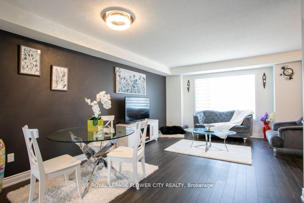 Front of Unit 30, 1 Beckenrose Court