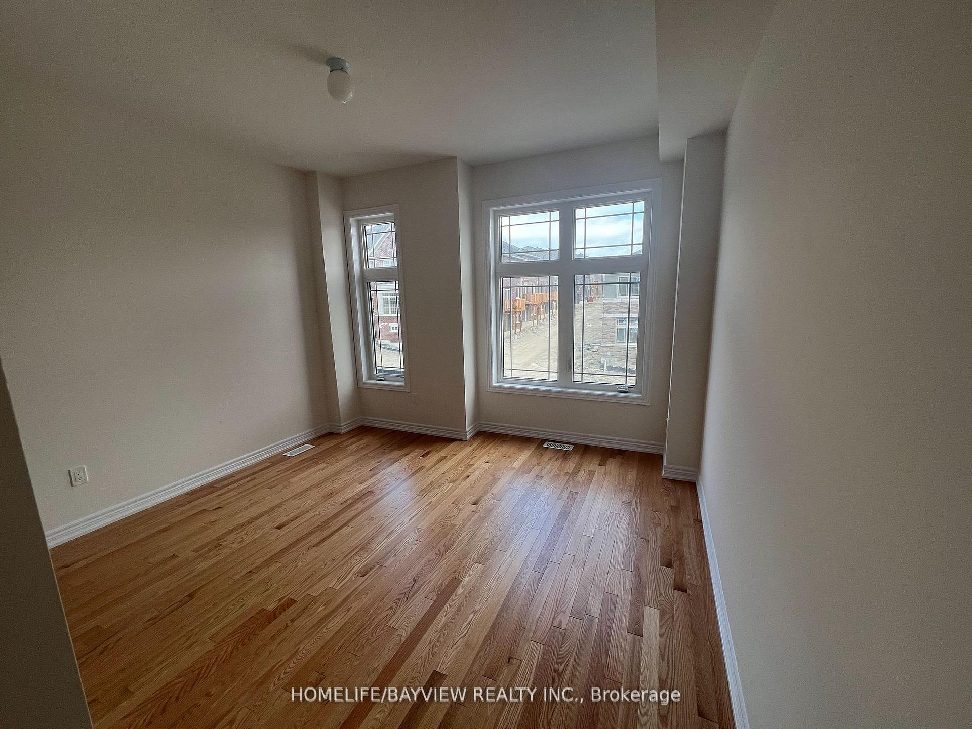 Photo 3 of 915 Crowsnest Hollow S, Pickering, Rural Pickering — HOMEH