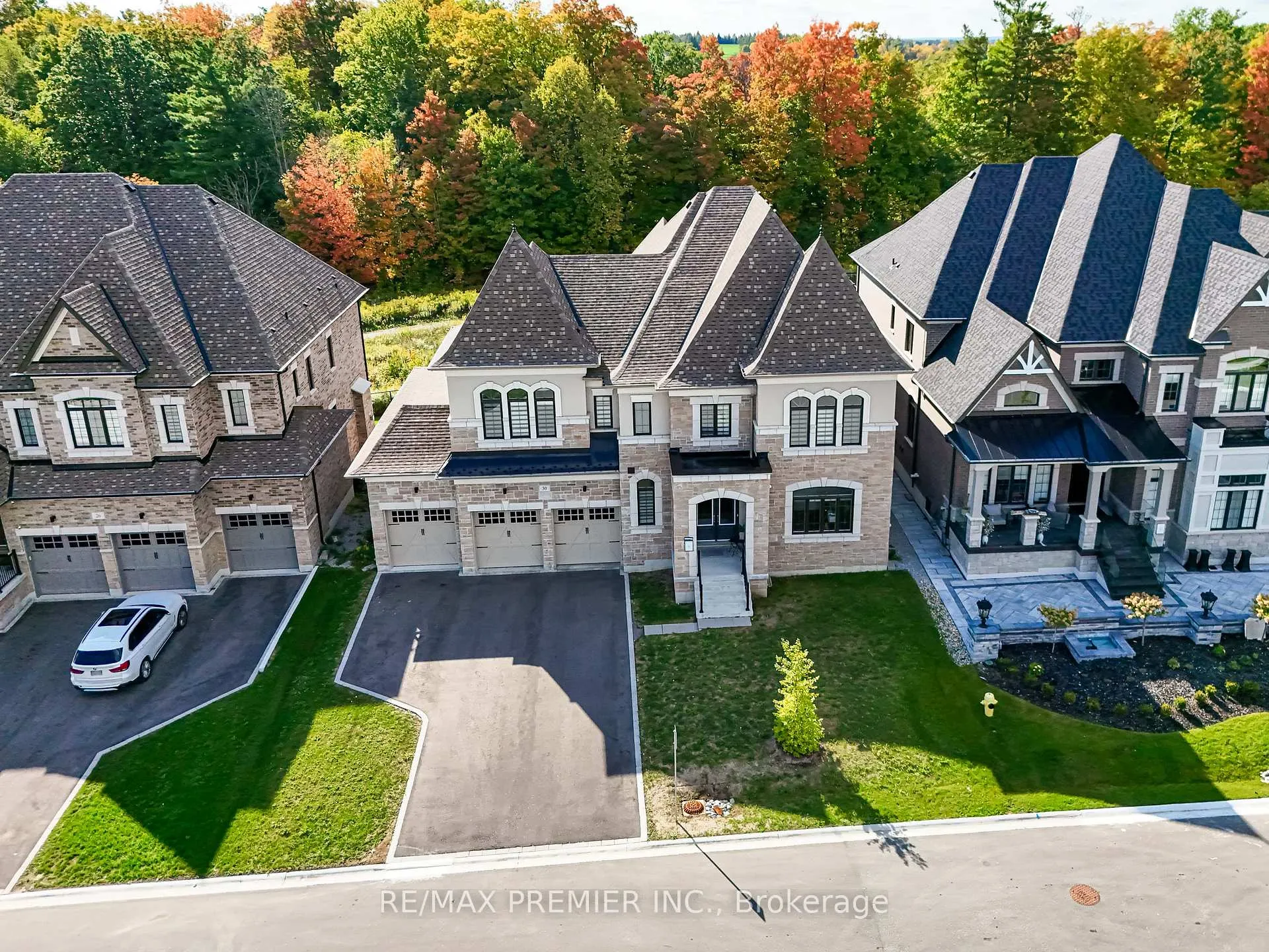 Photo 1 of 30 Enclave Court, Vaughan, Kleinburg — HOMEH