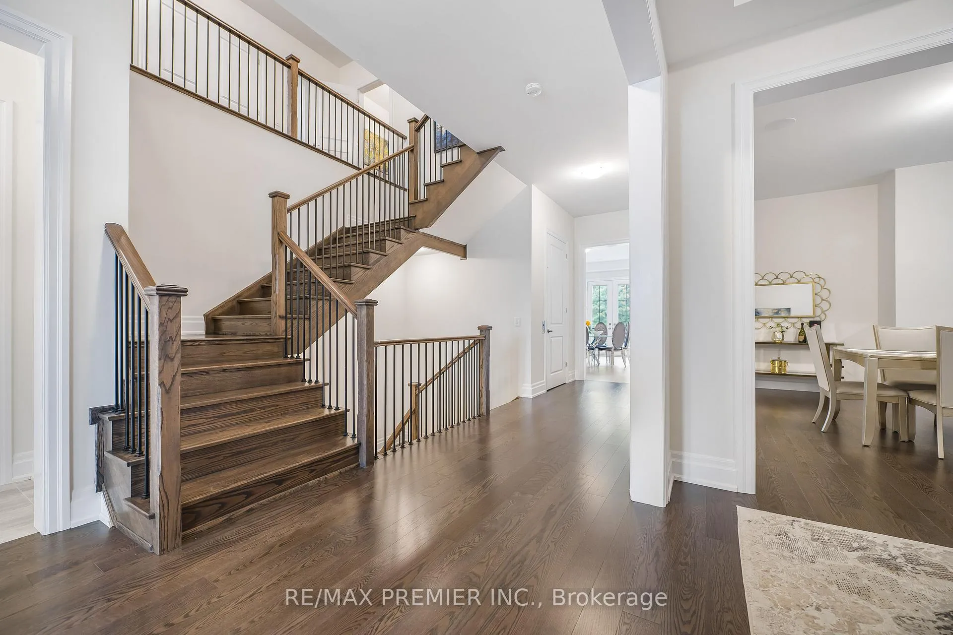 Photo 13 of 30 Enclave Court, Vaughan, Kleinburg — HOMEH