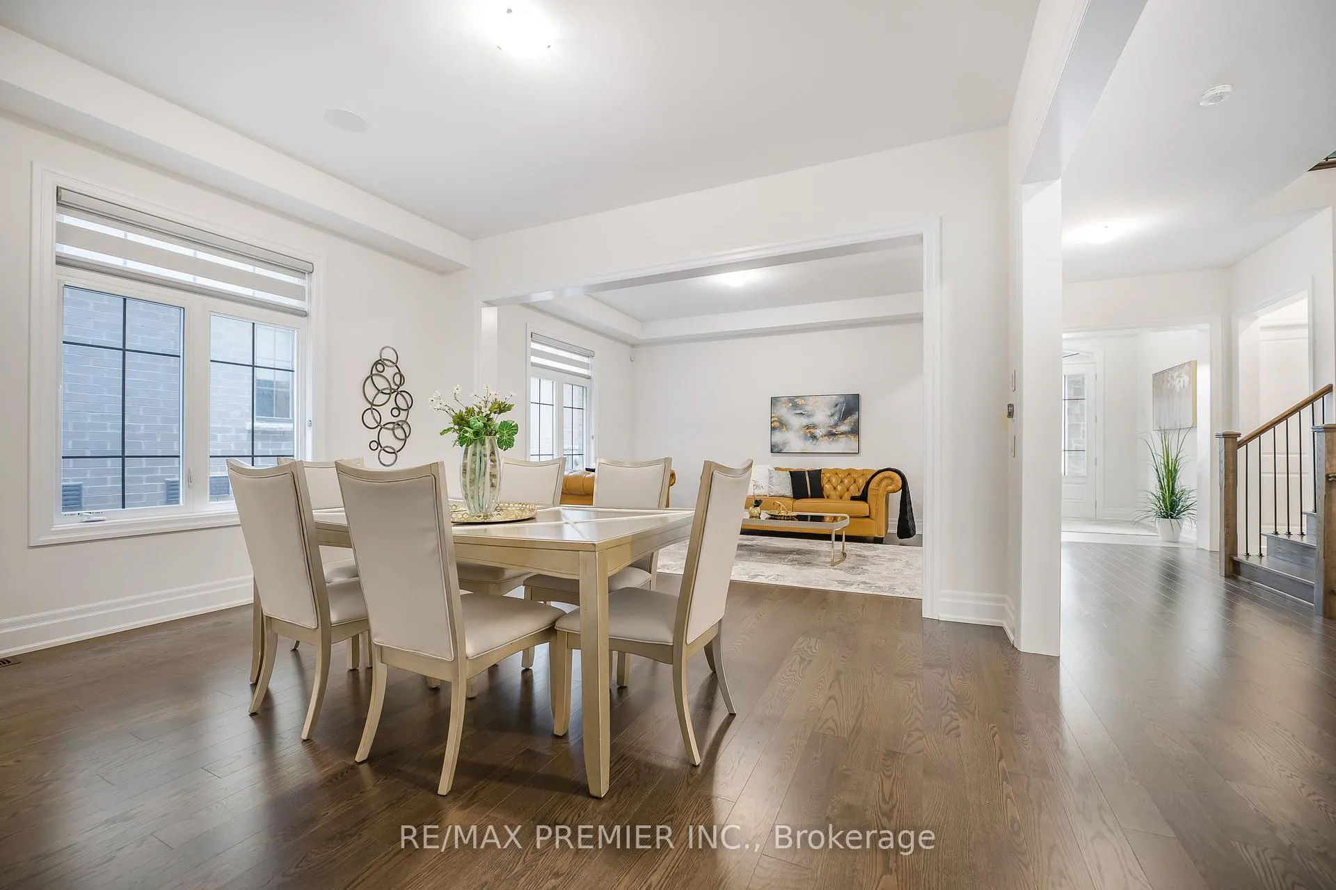 Photo 15 of 30 Enclave Court, Vaughan, Kleinburg — HOMEH