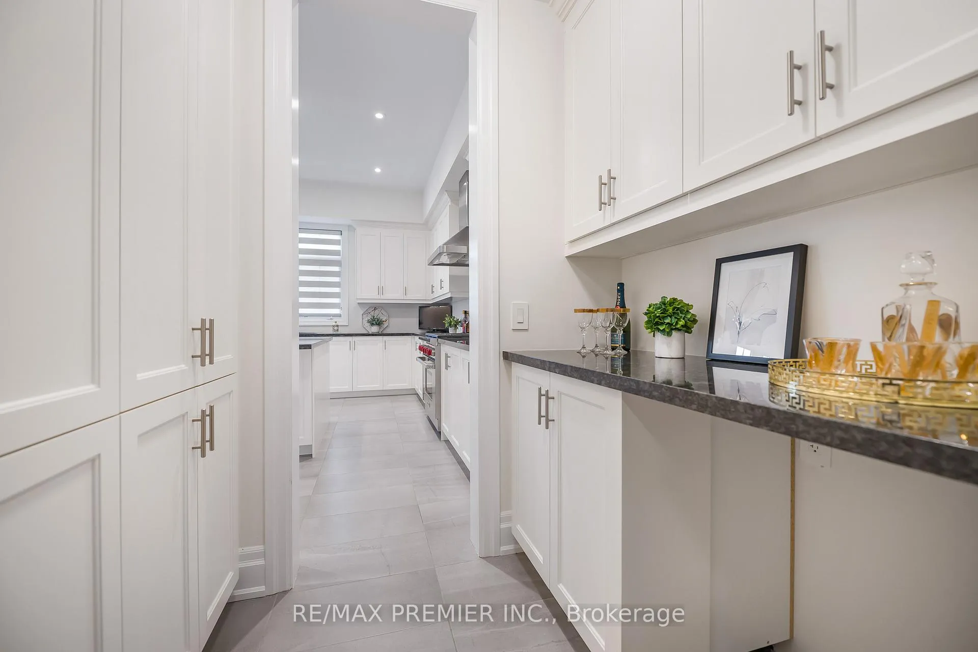 Photo 16 of 30 Enclave Court, Vaughan, Kleinburg — HOMEH