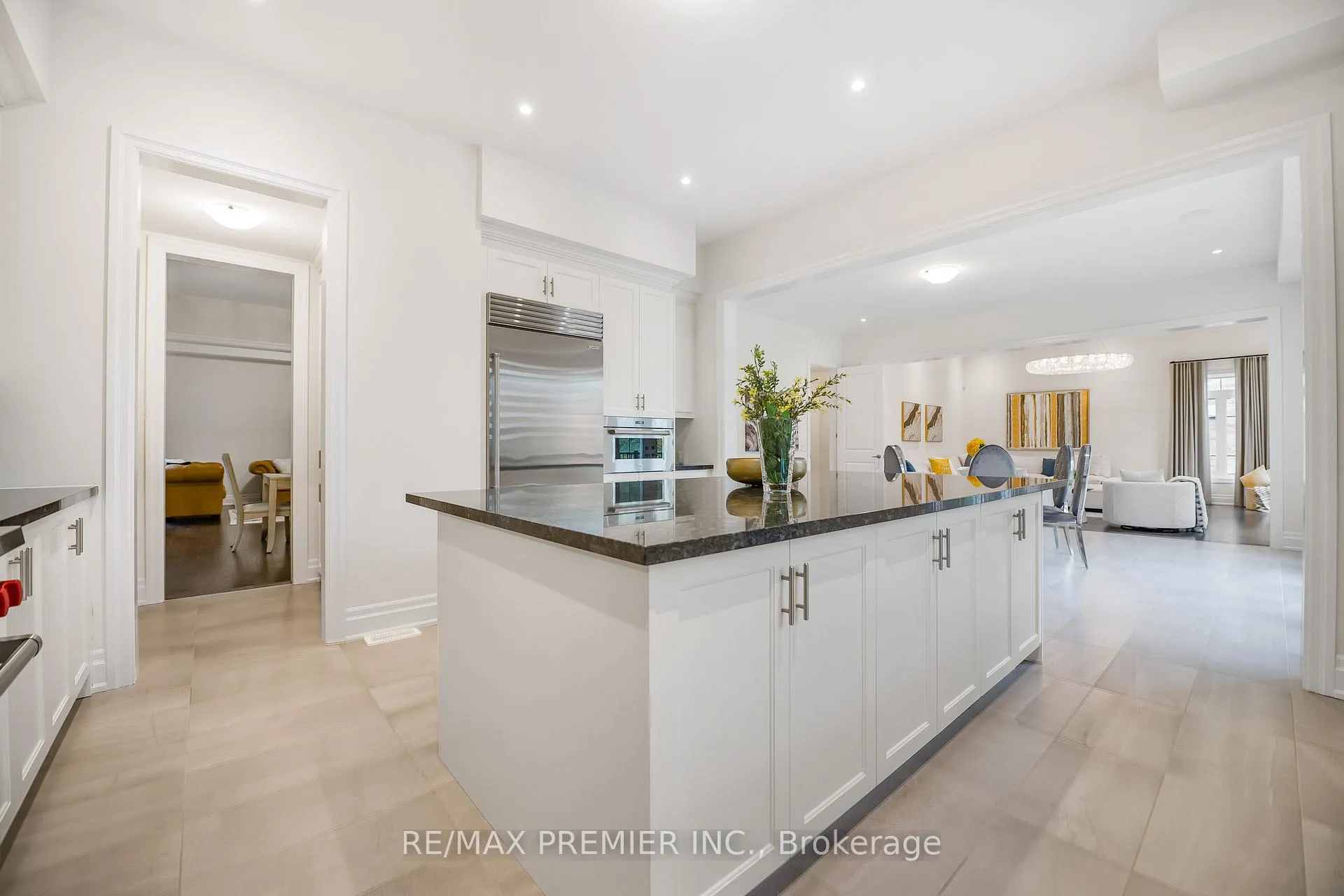 Photo 17 of 30 Enclave Court, Vaughan, Kleinburg — HOMEH