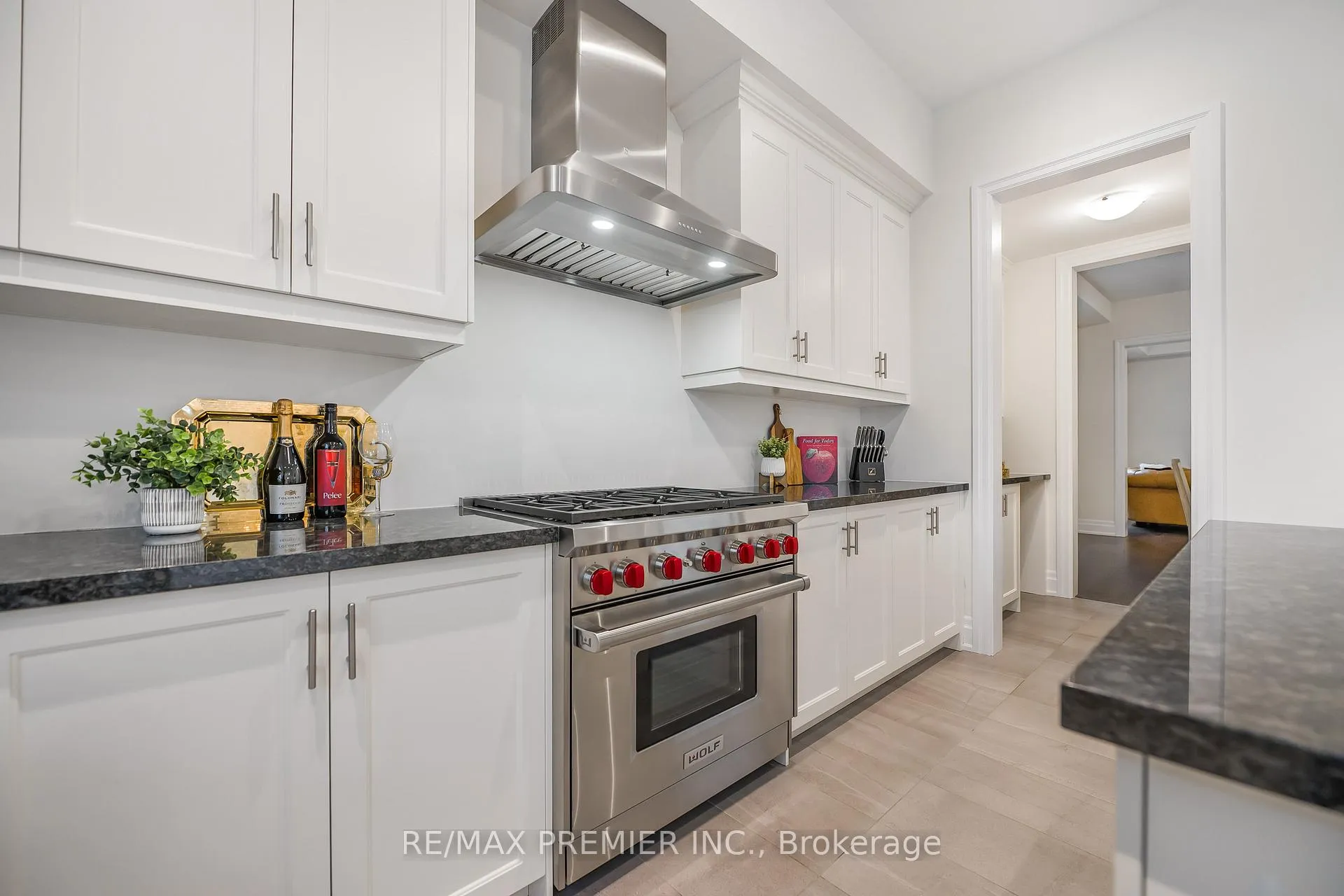 Photo 18 of 30 Enclave Court, Vaughan, Kleinburg — HOMEH