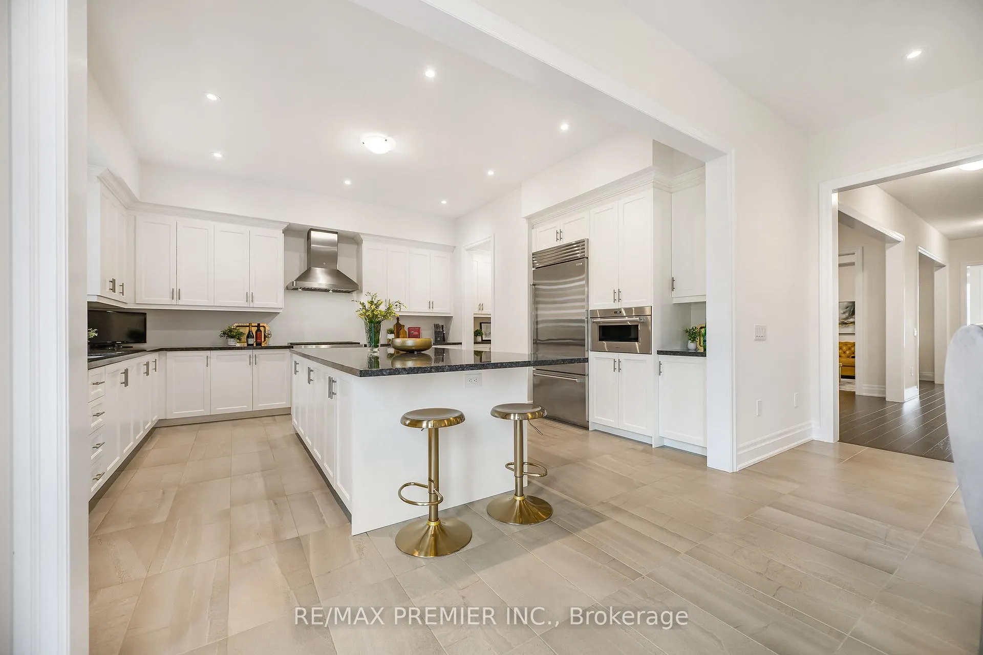 Photo 19 of 30 Enclave Court, Vaughan, Kleinburg — HOMEH