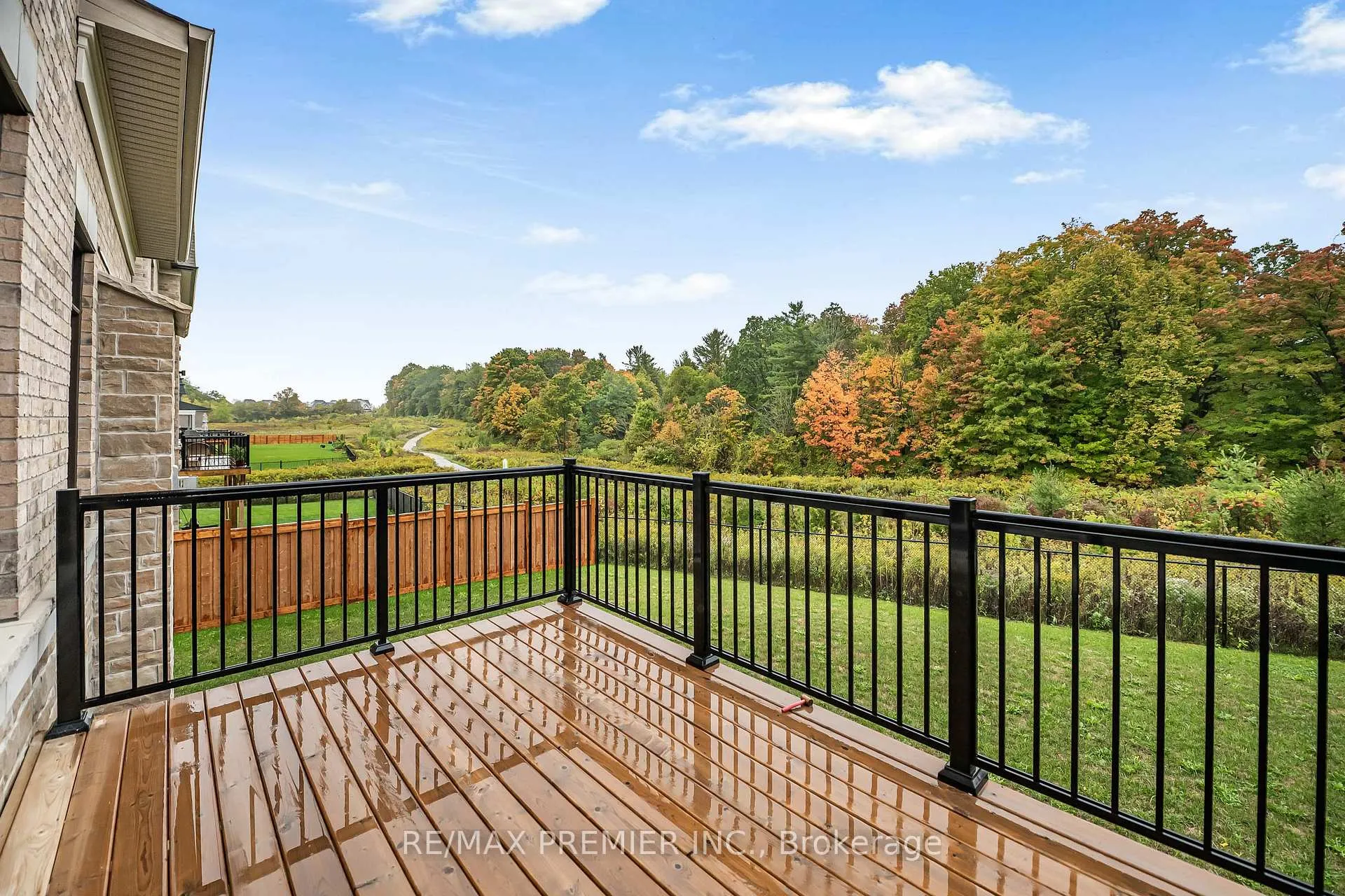 Photo 22 of 30 Enclave Court, Vaughan, Kleinburg — HOMEH