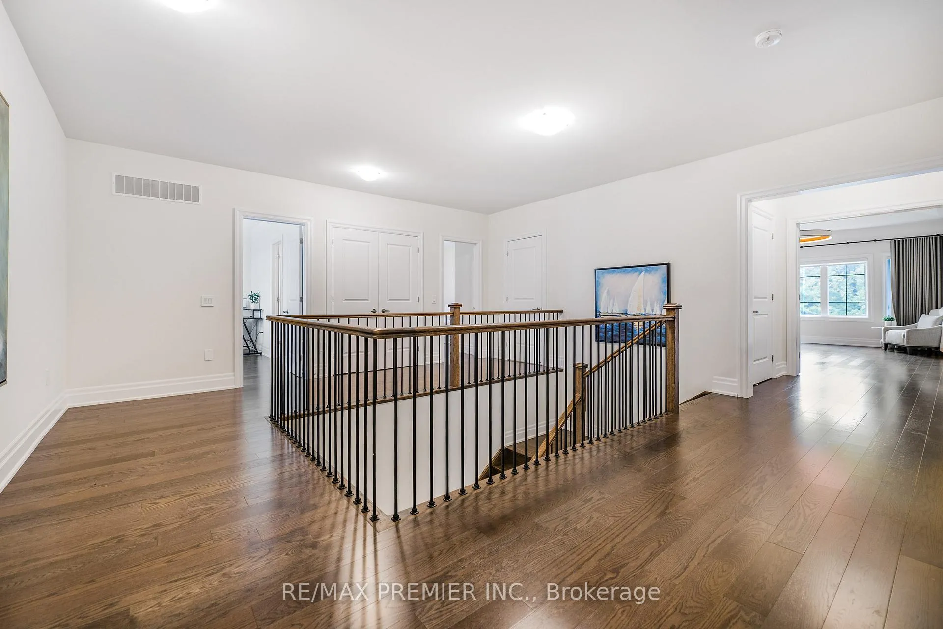 Photo 28 of 30 Enclave Court, Vaughan, Kleinburg — HOMEH