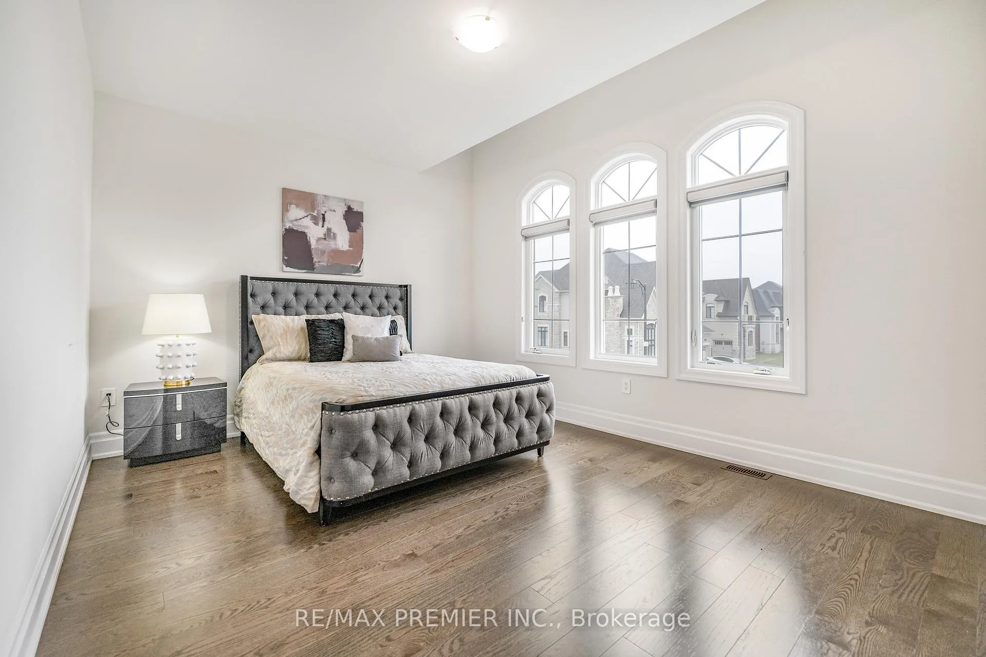 Photo 32 of 30 Enclave Court, Vaughan, Kleinburg — HOMEH