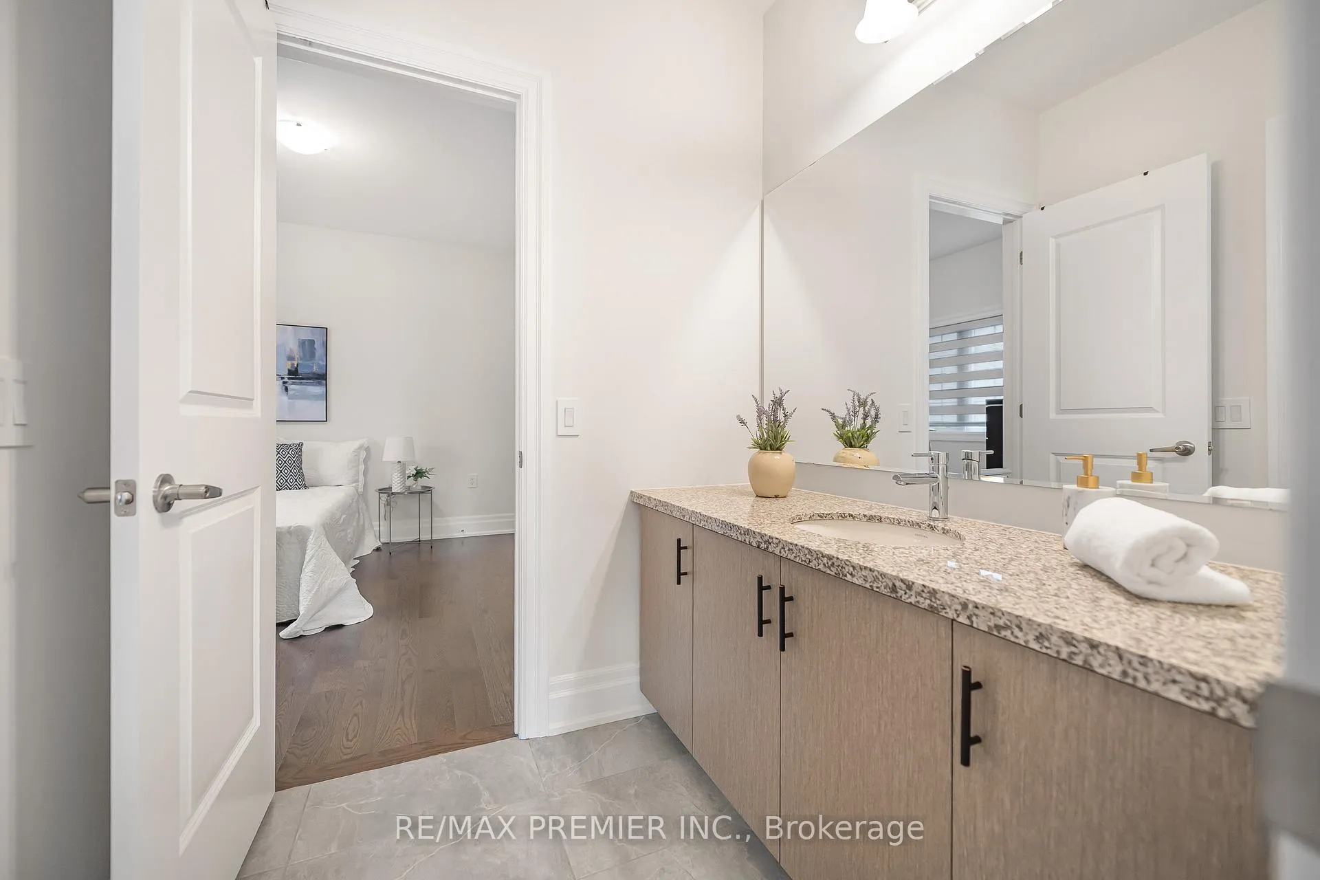 Photo 40 of 30 Enclave Court, Vaughan, Kleinburg — HOMEH