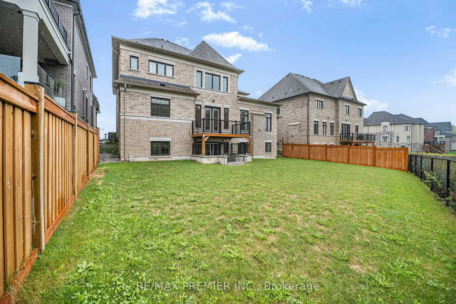 Photo 46 of 30 Enclave Court, Vaughan, Kleinburg — HOMEH