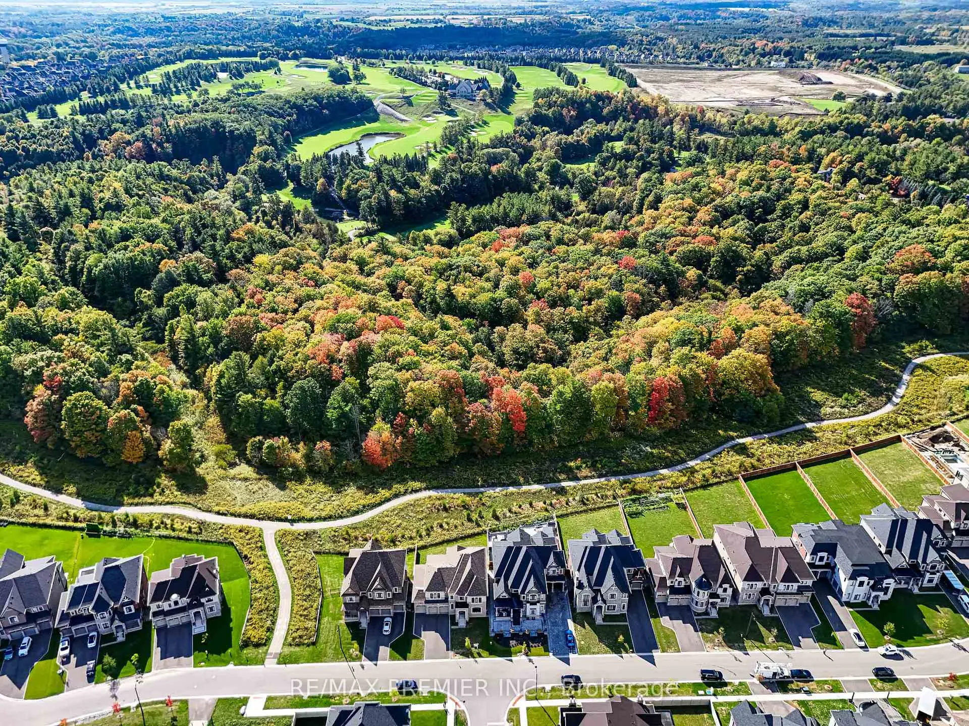 Photo 49 of 30 Enclave Court, Vaughan, Kleinburg — HOMEH
