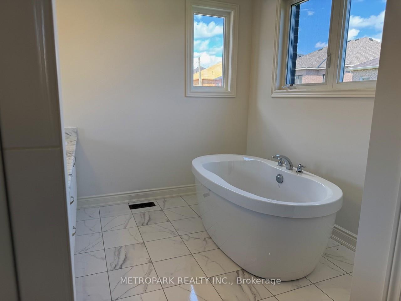 Photo 17 of 2201 Cayenne Street, Oshawa, Kedron — HOMEH