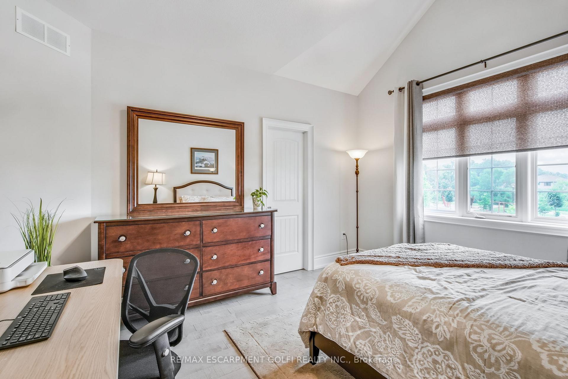 Photo 42 of 168 Bookjans Drive, Hamilton, Meadowlands — HOMEH