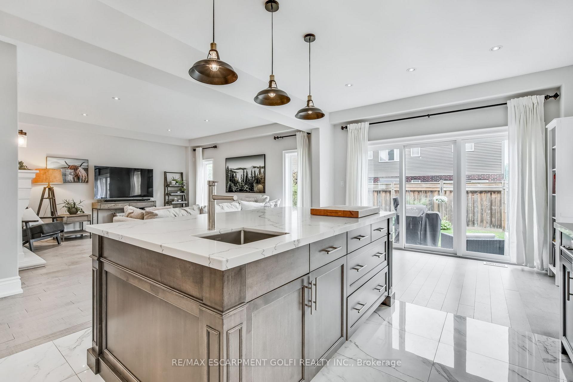 Photo 14 of 168 Bookjans Drive, Hamilton, Meadowlands — HOMEH